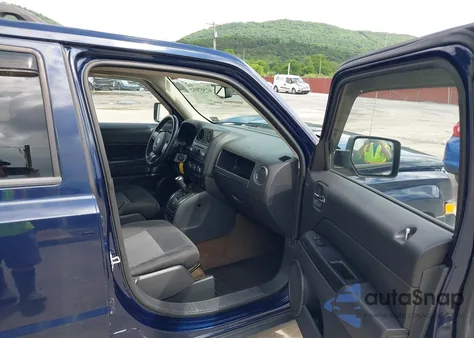 2015 Jeep Patriot Latitude z USA, uszkodzony, nr VIN 1C4NJRFB9FD258695